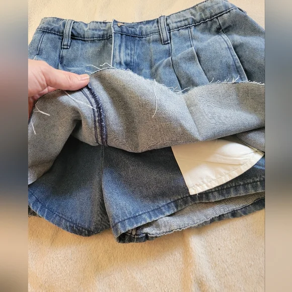 Cute Y2K Blue Denim High Rise Pleated Mini Skorts (SIZE L) - Picture 8 of 10